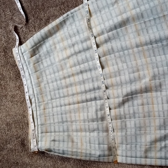 Vintage ILGWU small (?) checked pleated skirt - Picture 5 of 9